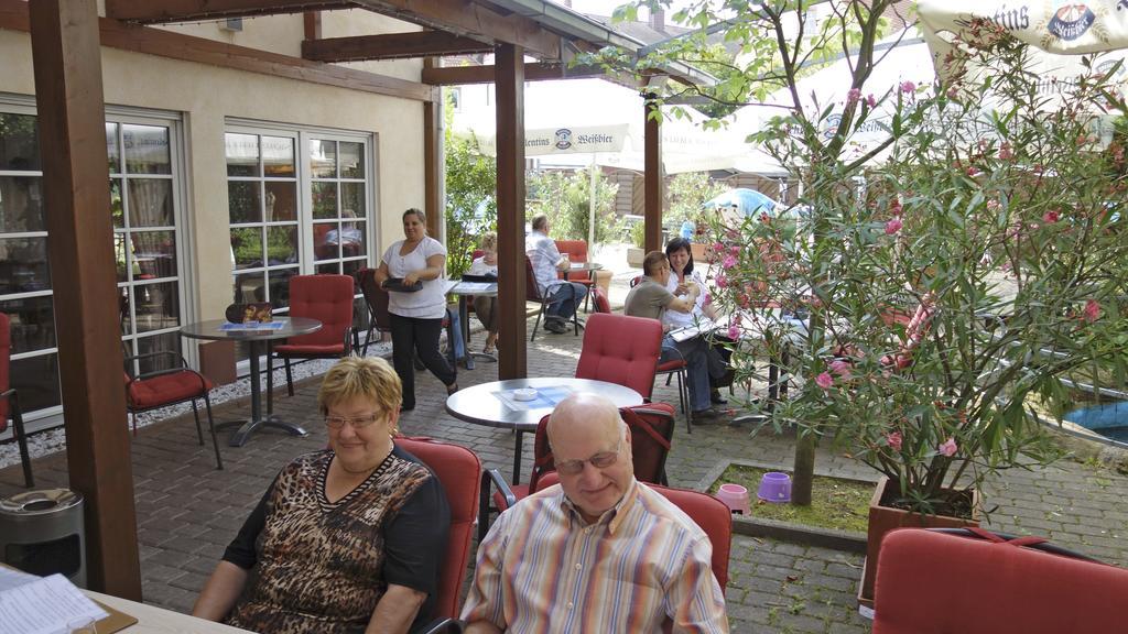 Zum Ochsen Hotel Hauenstein Exterior photo